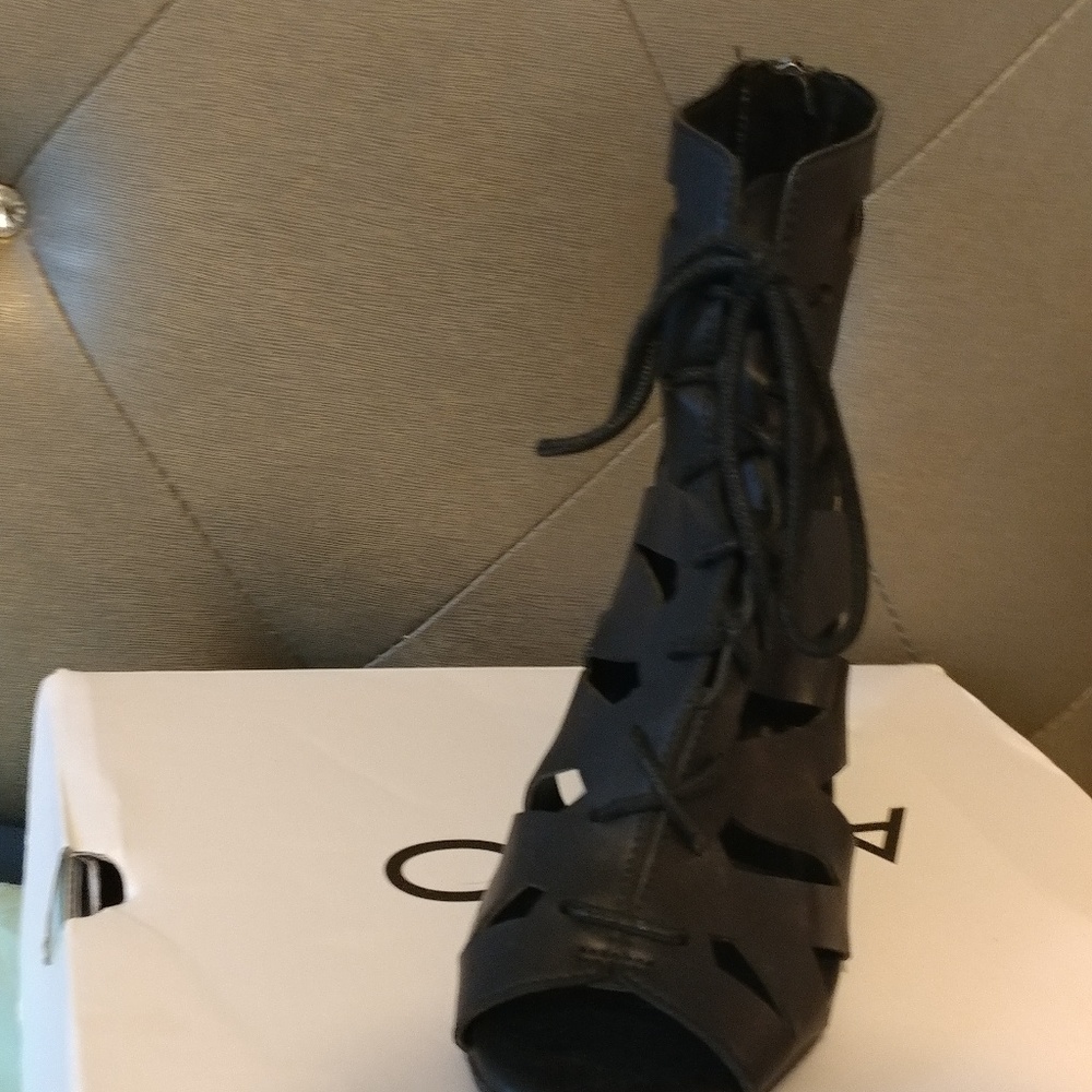 Mia wedges